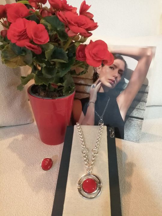Collar con rosas en Adornalia