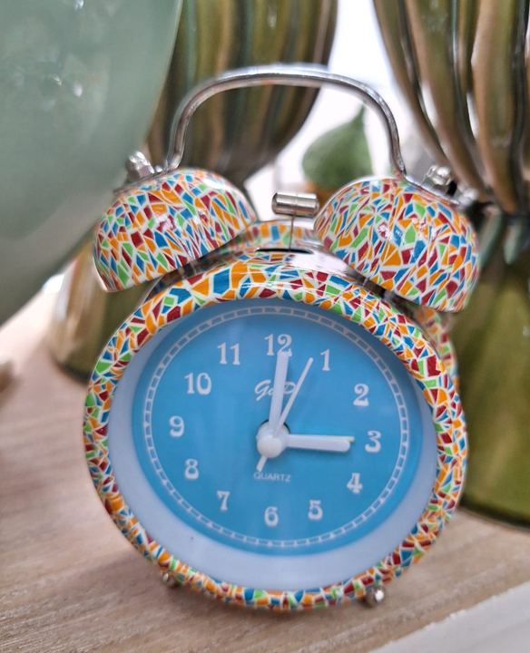 Despertador vintage de colores en Adornalia