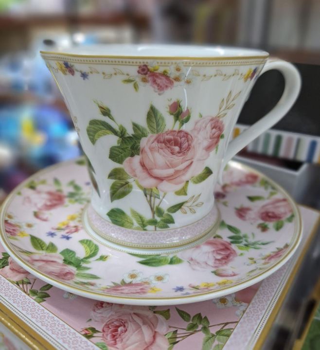 Taza decorada con rosas en Adornalia