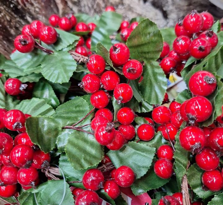 Acebo con bayas, decoración de Navidad en Adornalia